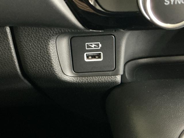 ヴェゼル ｅ：ＨＥＶＺ　ドラレコ　ナビ　Ｒカメラ　ブルートゥース　衝突回避支援ブレーキ機能　スマキ　Ｐトランク　フルオートエアコン　Ｄレコ　エアバッグ　両席エアバック　記録簿付　パワーウィンドウ　ＬＥＤランプ　ソナー　ＵＳＢ（22枚目）