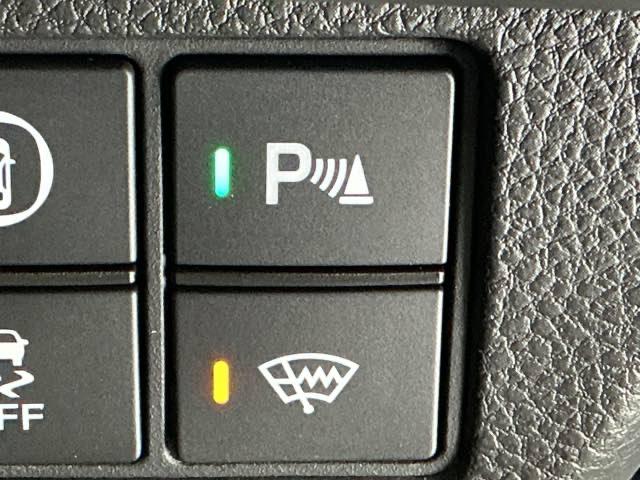 ヴェゼル ｅ：ＨＥＶＺ　ドラレコ　ナビ　Ｒカメラ　ブルートゥース　衝突回避支援ブレーキ機能　スマキ　Ｐトランク　フルオートエアコン　Ｄレコ　エアバッグ　両席エアバック　記録簿付　パワーウィンドウ　ＬＥＤランプ　ソナー　ＵＳＢ（24枚目）