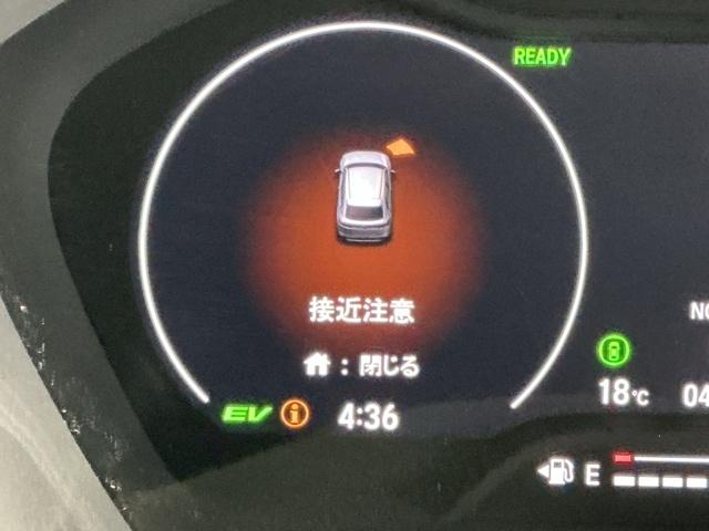 ヴェゼル ｅ：ＨＥＶＺ　ドラレコ　ナビ　Ｒカメラ　ブルートゥース　衝突回避支援ブレーキ機能　スマキ　Ｐトランク　フルオートエアコン　Ｄレコ　エアバッグ　両席エアバック　記録簿付　パワーウィンドウ　ＬＥＤランプ　ソナー　ＵＳＢ（25枚目）