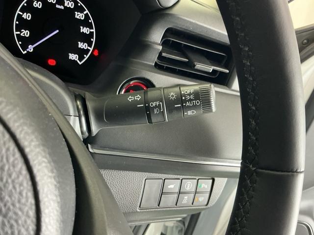 ヴェゼル ｅ：ＨＥＶＺ　ドラレコ　ナビ　Ｒカメラ　ブルートゥース　衝突回避支援ブレーキ機能　スマキ　Ｐトランク　フルオートエアコン　Ｄレコ　エアバッグ　両席エアバック　記録簿付　パワーウィンドウ　ＬＥＤランプ　ソナー　ＵＳＢ（29枚目）