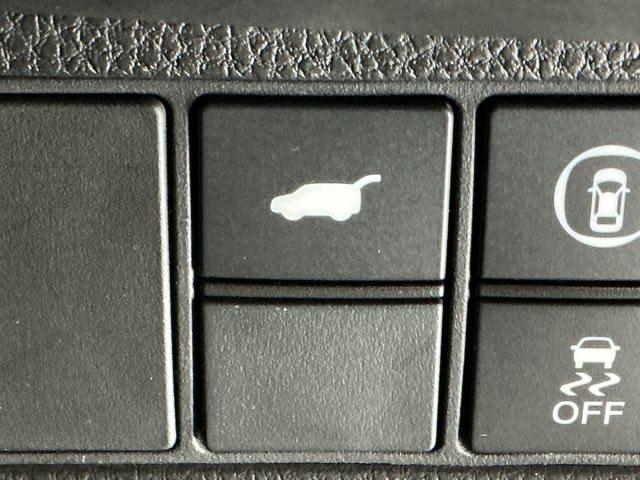 ヴェゼル ｅ：ＨＥＶＺ　ドラレコ　ナビ　Ｒカメラ　ブルートゥース　衝突回避支援ブレーキ機能　スマキ　Ｐトランク　フルオートエアコン　Ｄレコ　エアバッグ　両席エアバック　記録簿付　パワーウィンドウ　ＬＥＤランプ　ソナー　ＵＳＢ（31枚目）