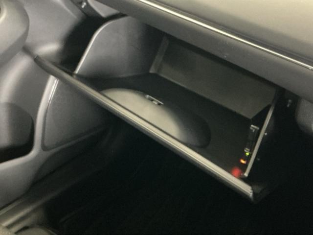 ヴェゼル ｅ：ＨＥＶＺ　ドラレコ　ナビ　Ｒカメラ　ブルートゥース　衝突回避支援ブレーキ機能　スマキ　Ｐトランク　フルオートエアコン　Ｄレコ　エアバッグ　両席エアバック　記録簿付　パワーウィンドウ　ＬＥＤランプ　ソナー　ＵＳＢ（58枚目）