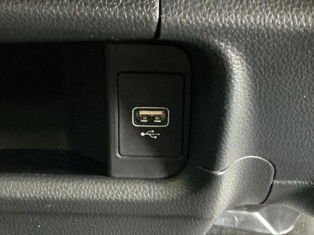 �t�r�a���͒[�q���Ă܂��B�t�r�a��������ڑ����ĉ��y�t�@�C���A�摜�t�@�C���A����t�@�C���Ȃǂ��i�r��ʂŊy���߂܂��@���ꕔ�̃f�B�X�v���C�I�[�f�B�I�A�b�c�`���[�i�[�̏ꍇ�͉��y�t�@�C���݂̂ƂȂ�܂�