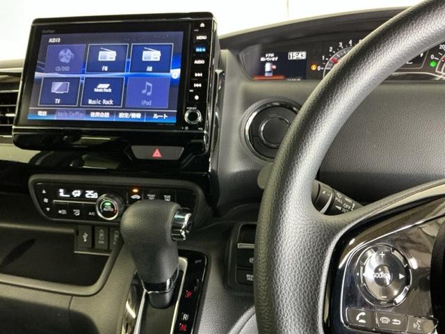 N-BOXカスタム L ナビ Rカメラ ブルートゥース フルセグ 両席エアバック Bモニタ ブレーキサポート セキュリティー LEDランプ キーレスエントリー 記録簿 SRS 横滑り防止機能 片側電動両側スライドドア PW(3枚目)
