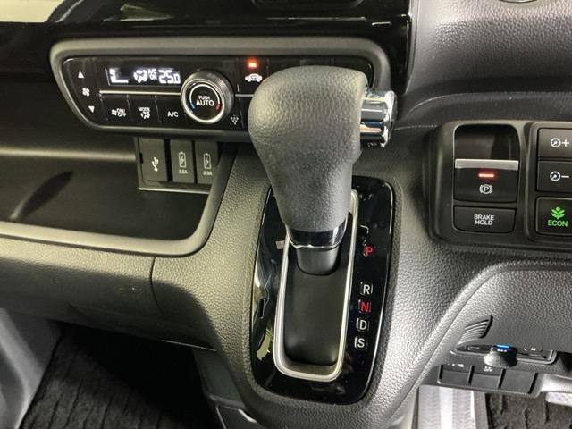 N-BOXカスタム L ナビ Rカメラ ブルートゥース フルセグ 両席エアバック Bモニタ ブレーキサポート セキュリティー LEDランプ キーレスエントリー 記録簿 SRS 横滑り防止機能 片側電動両側スライドドア PW(16枚目)