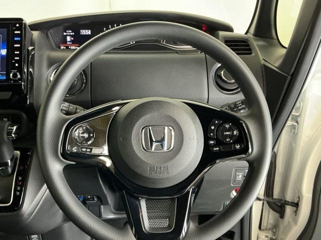 N-BOXカスタム L ナビ Rカメラ ブルートゥース フルセグ 両席エアバック Bモニタ ブレーキサポート セキュリティー LEDランプ キーレスエントリー 記録簿 SRS 横滑り防止機能 片側電動両側スライドドア PW(25枚目)