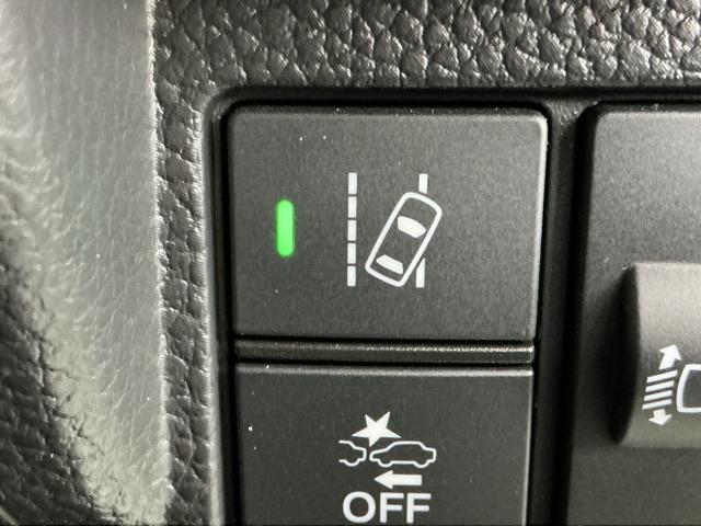 N-BOXカスタム L ナビ Rカメラ ブルートゥース フルセグ 両席エアバック Bモニタ ブレーキサポート セキュリティー LEDランプ キーレスエントリー 記録簿 SRS 横滑り防止機能 片側電動両側スライドドア PW(29枚目)