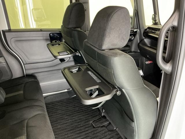 N-BOXカスタム L ナビ Rカメラ ブルートゥース フルセグ 両席エアバック Bモニタ ブレーキサポート セキュリティー LEDランプ キーレスエントリー 記録簿 SRS 横滑り防止機能 片側電動両側スライドドア PW(50枚目)