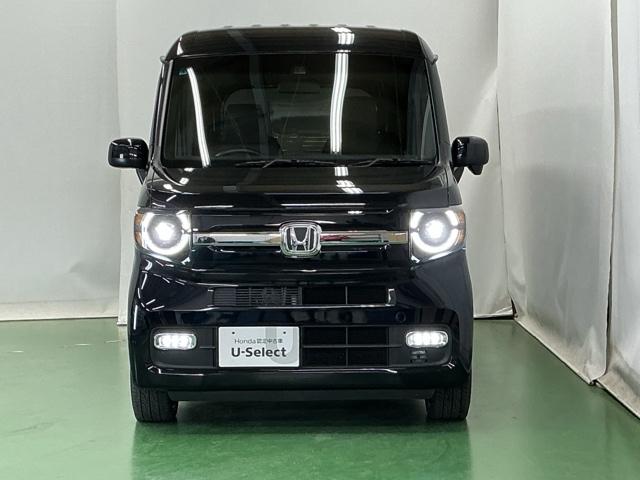 �k�d�c�w�b�h���C�g�𑕔����Ă��܂��B�k�d�c�w�b�h���C�g�͂ƂĂ����邭�A�J�̓����ԑ��s�����S�E���S�ł��B�I�[�g���C�g�R���g���[���t���Ŏ��̖͂��邳�ɉ����Ď����œ_���E�������܂�