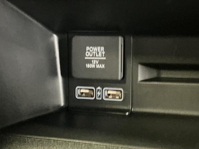 �Q�D�T�A���y�A�}���t�r�a�`���[�W���[���ځB�X�}�[�g�t�H���Ȃǂ̏[�d�ɂƂ��Ă��֗��ł�