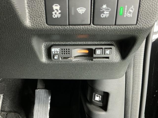 フリードハイブリッド ハイブリッド・Ｇホンダセンシング　ドラレコ　ナビ　Ｒカメラ　ブルートゥース　クルーズＣ　ＤＶＤ視聴　ＵＳＢ接続　ブレーキサポート　ＬＥＤヘットライト　Ｗエアバック　記録簿付き　バックモニタ　アイストップ　地デジフルセグ　キーレス　３列（14枚目）