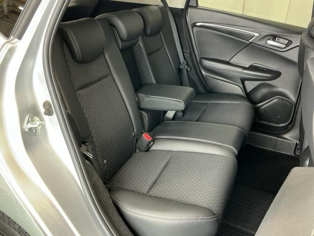 �t���b�g�ȏ��ƕG���⓪��X�y�[�X�ȂǏ\���ȍL��������܂�