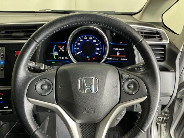 �X�e�A�����O�E�葤�̃X�C�b�`�ŃN���[�Y�R���g���[�����ȒP�ɑ���ł��܂�