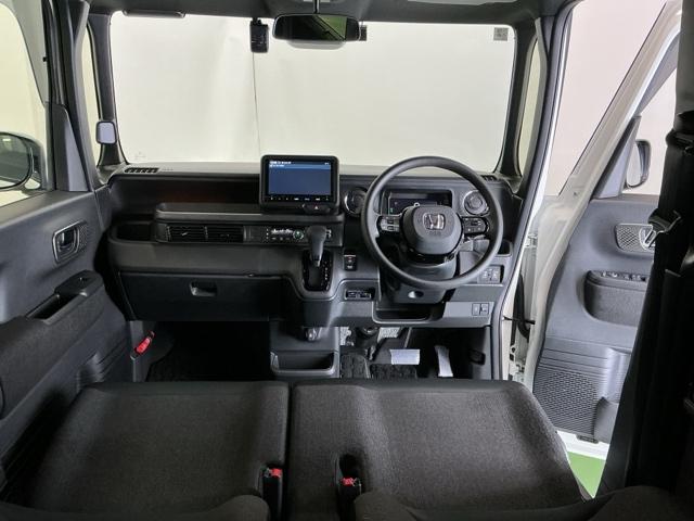 Ｎ－ＢＯＸカスタム ベースグレード　ドラレコ　ナビ　Ｒカメラ　ブルートゥース　Ｐソナー　レーダーブレーキサポート　ＥＴＣ装備　定期点検記録簿　地デジ対応　サイドエアバック　禁煙　Ｓヒータ　スマートキー＆プッシュスタート　横滑り防止（2枚目）
