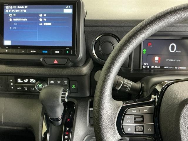 Ｎ－ＢＯＸカスタム ベースグレード　ドラレコ　ナビ　Ｒカメラ　ブルートゥース　Ｐソナー　レーダーブレーキサポート　ＥＴＣ装備　定期点検記録簿　地デジ対応　サイドエアバック　禁煙　Ｓヒータ　スマートキー＆プッシュスタート　横滑り防止（3枚目）