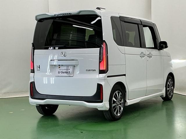 Ｎ－ＢＯＸカスタム ベースグレード　ドラレコ　ナビ　Ｒカメラ　ブルートゥース　Ｐソナー　レーダーブレーキサポート　ＥＴＣ装備　定期点検記録簿　地デジ対応　サイドエアバック　禁煙　Ｓヒータ　スマートキー＆プッシュスタート　横滑り防止（8枚目）