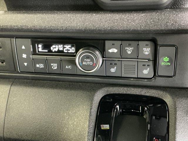 Ｎ－ＢＯＸカスタム ベースグレード　ドラレコ　ナビ　Ｒカメラ　ブルートゥース　Ｐソナー　レーダーブレーキサポート　ＥＴＣ装備　定期点検記録簿　地デジ対応　サイドエアバック　禁煙　Ｓヒータ　スマートキー＆プッシュスタート　横滑り防止（17枚目）