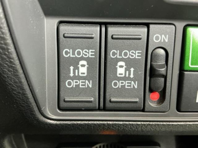 �p���[�X���C�h�h�A�̊J�̓X�}�[�g�L�[�̃����R����h�A�m�u�͖ܘ_�A�^�]�ȑ��̃X�C�b�`����ł��J���ł��A���S�E�ȒP�ł�