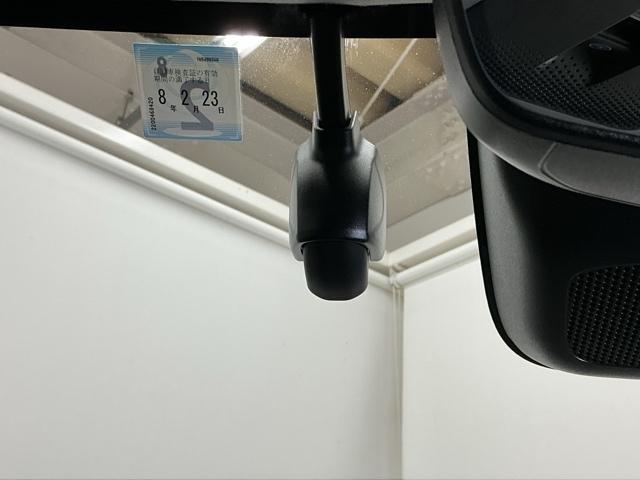 �܂����I�̎��̂��߂Ƀh���C�u���R�[�_�[�������Ă��܂��B�Փ˂����m����ƈ�莞�ԉ摜�������ۑ��ł���̂ň��S�ł�