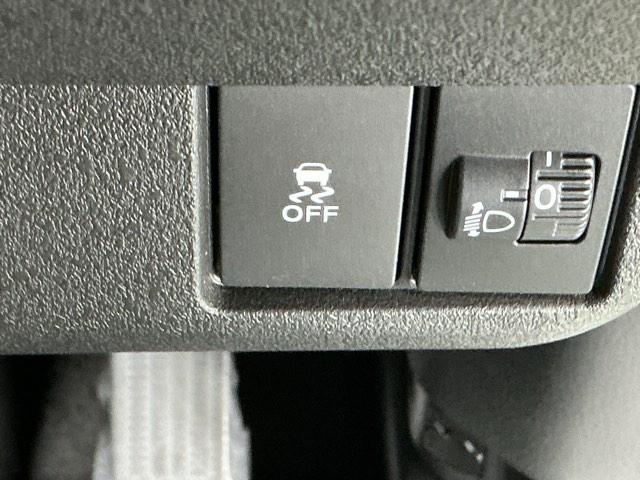 Ｎ－ＢＯＸカスタム ベースグレード　ドラレコ　ナビ　Ｒカメラ　ブルートゥース　Ｐソナー　レーダーブレーキサポート　ＥＴＣ装備　定期点検記録簿　地デジ対応　サイドエアバック　禁煙　Ｓヒータ　スマートキー＆プッシュスタート　横滑り防止（29枚目）