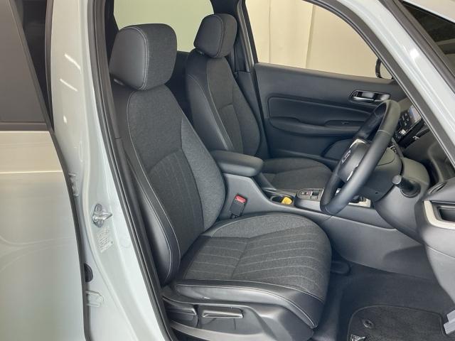 フィット ｅ：ＨＥＶホーム　ドラレコ　ナビ　Ｒカメラ　ブルートゥース　フルセグ地デジＴＶ　助手席エアバック　衝突軽減ブレ－キ　前後障害物センサー　アクティブクルーズコントロール　Ｂモニター　ＥＴＣ付　整備記録簿　ＵＳＢ　Ｄレコ（24枚目）