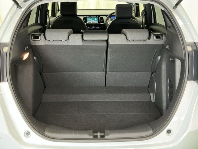 フィット ｅ：ＨＥＶホーム　ドラレコ　ナビ　Ｒカメラ　ブルートゥース　フルセグ地デジＴＶ　助手席エアバック　衝突軽減ブレ－キ　前後障害物センサー　アクティブクルーズコントロール　Ｂモニター　ＥＴＣ付　整備記録簿　ＵＳＢ　Ｄレコ（29枚目）