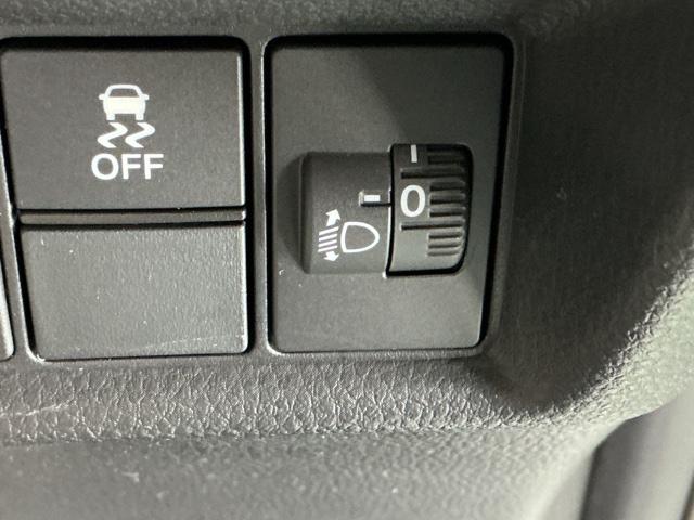 フィット ｅ：ＨＥＶホーム　ドラレコ　ナビ　Ｒカメラ　ブルートゥース　フルセグ地デジＴＶ　助手席エアバック　衝突軽減ブレ－キ　前後障害物センサー　アクティブクルーズコントロール　Ｂモニター　ＥＴＣ付　整備記録簿　ＵＳＢ　Ｄレコ（52枚目）