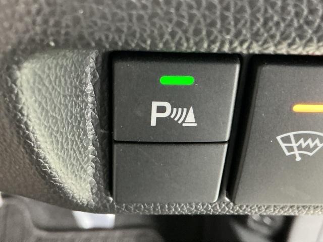 フィットハイブリッド Ｌホンダセンシング　ナビ　Ｒカメラ　ブルートゥース　フルセグ　ヘッドライトＬＥＤ　セキュリティアラーム　運転席エアバッグ　記録簿　横滑り防止機能　サイドエアバッグ　ＤＶＤ再生　キーレス　オートクルーズ　ＥＴＣ車載器（18枚目）