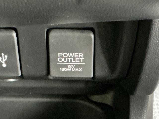 フィットハイブリッド Ｌホンダセンシング　ナビ　Ｒカメラ　ブルートゥース　フルセグ　ヘッドライトＬＥＤ　セキュリティアラーム　運転席エアバッグ　記録簿　横滑り防止機能　サイドエアバッグ　ＤＶＤ再生　キーレス　オートクルーズ　ＥＴＣ車載器（50枚目）