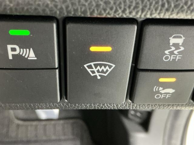 フィットハイブリッド Ｌホンダセンシング　ナビ　Ｒカメラ　ブルートゥース　フルセグ　ヘッドライトＬＥＤ　セキュリティアラーム　運転席エアバッグ　記録簿　横滑り防止機能　サイドエアバッグ　ＤＶＤ再生　キーレス　オートクルーズ　ＥＴＣ車載器（52枚目）