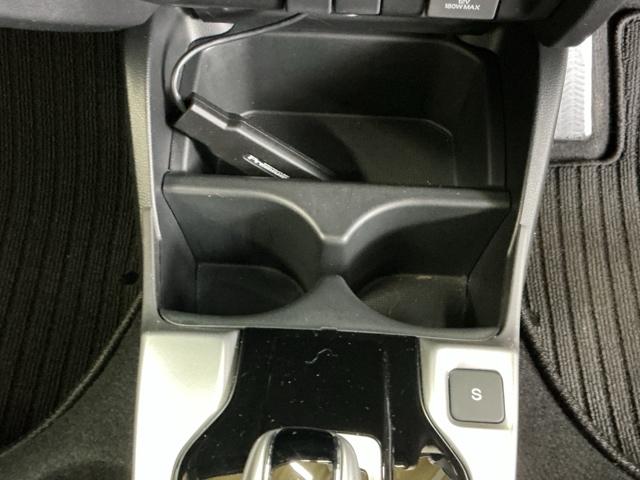 フィットハイブリッド Ｌホンダセンシング　ナビ　Ｒカメラ　ブルートゥース　フルセグ　ヘッドライトＬＥＤ　セキュリティアラーム　運転席エアバッグ　記録簿　横滑り防止機能　サイドエアバッグ　ＤＶＤ再生　キーレス　オートクルーズ　ＥＴＣ車載器（59枚目）