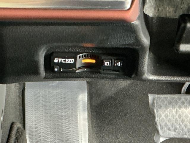 ヴェゼル ｅ：ＨＥＶＰＬａＹ　ドラレコ　ナビ　Ｒカメラ　ブルートゥース　フルセグテレビ　パノラミックルーフ　前後センサー　カーテンエアバック　イモビ　Ａライト　シ－トヒ－タ－　記録簿　衝突軽減装置　ＬＥＤヘッドランプ　ＵＳＢ（15枚目）