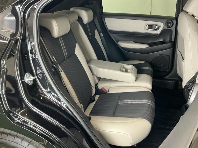 ヴェゼル ｅ：ＨＥＶＰＬａＹ　ドラレコ　ナビ　Ｒカメラ　ブルートゥース　フルセグテレビ　パノラミックルーフ　前後センサー　カーテンエアバック　イモビ　Ａライト　シ－トヒ－タ－　記録簿　衝突軽減装置　ＬＥＤヘッドランプ　ＵＳＢ（28枚目）