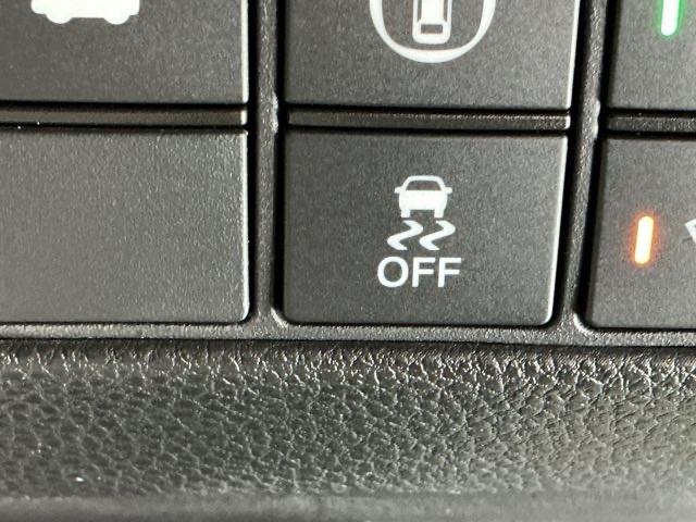 ヴェゼル ｅ：ＨＥＶＰＬａＹ　ドラレコ　ナビ　Ｒカメラ　ブルートゥース　フルセグテレビ　パノラミックルーフ　前後センサー　カーテンエアバック　イモビ　Ａライト　シ－トヒ－タ－　記録簿　衝突軽減装置　ＬＥＤヘッドランプ　ＵＳＢ（31枚目）