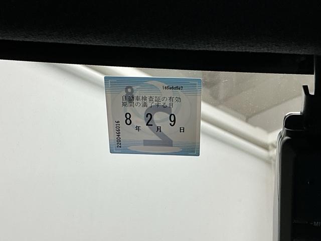 ヴェゼル ｅ：ＨＥＶＰＬａＹ　ドラレコ　ナビ　Ｒカメラ　ブルートゥース　フルセグテレビ　パノラミックルーフ　前後センサー　カーテンエアバック　イモビ　Ａライト　シ－トヒ－タ－　記録簿　衝突軽減装置　ＬＥＤヘッドランプ　ＵＳＢ（40枚目）