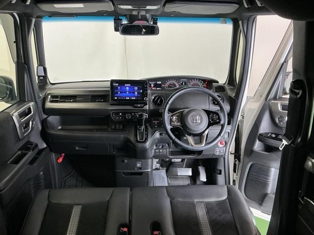 Ｎ－ＢＯＸカスタム Ｌターボスタイル＋ブラック　ドラレコ　ナビ　Ｒカメラ　ブルートゥース　Ｗ電動ドア　パワステ　ベンチシート　オートクルーズ　エアバッグ　横滑防止装置　ＡＢＳ　Ａライト　ＵＳＢポート　サイドエアバッグ　バックモニター　Ｗエアバッグ（2枚目）