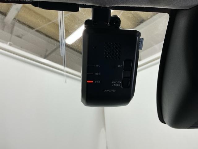 ＷＲ－Ｖ Ｚ＋ブラックスタイル　ドラレコ　ナビ　Ｒカメラ　ブルートゥース　キーフリー　サイドエアバック　フルセグテレビ　横滑り防止機能　バックカメラ　禁煙車　ＵＳＢ　ＬＥＤヘッドライト　オートクルーズコントロール　盗難防止システム（13枚目）
