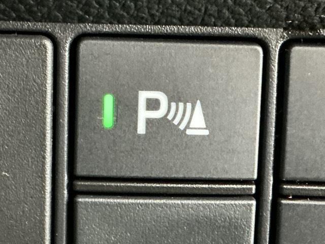 フィット ｅ：ＨＥＶホーム２０周年特別仕様車カーサ　ドラレコ　ナビ　Ｒカメラ　ブルートゥース　前後障害物センサー　ＥＴＣ　ＬＥＤライト　ＵＳＢ　シートヒーター　フルセグ　オートクルーズコントロール　ＡＢＳ　横滑り防止装置　ドライブレコーダー　記録簿（22枚目）