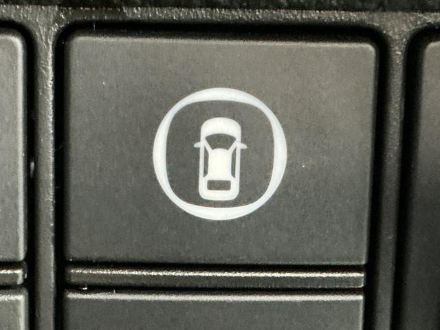 フィット ｅ：ＨＥＶホーム２０周年特別仕様車カーサ　ドラレコ　ナビ　Ｒカメラ　ブルートゥース　前後障害物センサー　ＥＴＣ　ＬＥＤライト　ＵＳＢ　シートヒーター　フルセグ　オートクルーズコントロール　ＡＢＳ　横滑り防止装置　ドライブレコーダー　記録簿（51枚目）