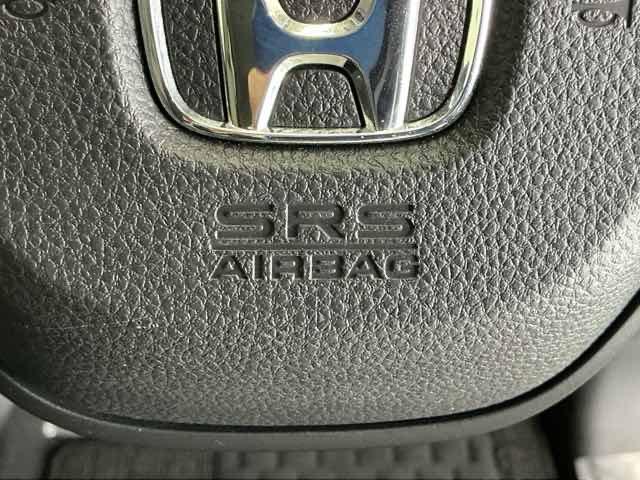 フリード エアー　Ｒカメラ　ブルートゥース　ディスプレイオーディオ　エコモード　スマ－トキ－　ＥＴＣ装備　パワーウィンドウ　エアバック　サイドカーテンエアバック　クルコン　横滑り防止　フルオートエアコン　キーレス　禁煙（50枚目）