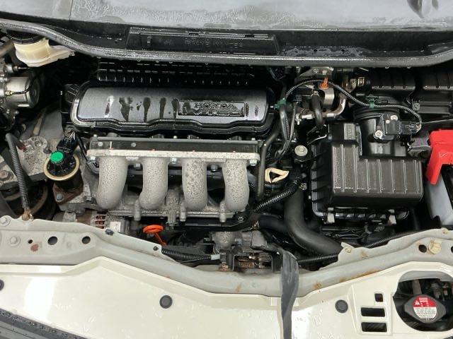 フィット １３Ｇ・スマートセレクション　Ｒカメラ　ＥＴＣ　運転席／助手席エアバッグ　セキュリティアラーム　Ｗエアバック　キーフリー　エアバック　ＰＳ　スマキー　ＰＷ　オートエアコン　ＡＢＳ　リヤカメラ　記録簿付　ＵＳＢ接続（26枚目）