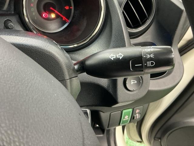 フィット １３Ｇ・スマートセレクション　Ｒカメラ　ＥＴＣ　運転席／助手席エアバッグ　セキュリティアラーム　Ｗエアバック　キーフリー　エアバック　ＰＳ　スマキー　ＰＷ　オートエアコン　ＡＢＳ　リヤカメラ　記録簿付　ＵＳＢ接続（43枚目）