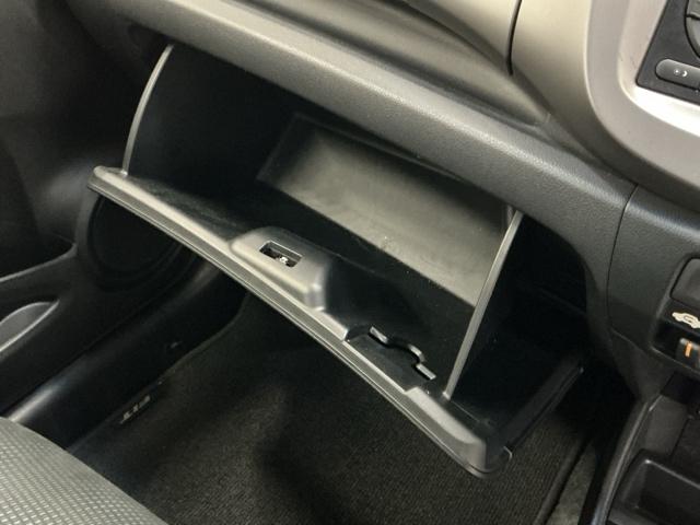 フィット １３Ｇ・スマートセレクション　Ｒカメラ　ＥＴＣ　運転席／助手席エアバッグ　セキュリティアラーム　Ｗエアバック　キーフリー　エアバック　ＰＳ　スマキー　ＰＷ　オートエアコン　ＡＢＳ　リヤカメラ　記録簿付　ＵＳＢ接続（45枚目）