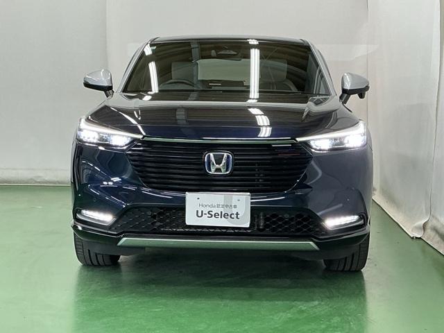 ヴェゼル ｅ：ＨＥＶＰＬａＹ　ナビ　Ｒカメラ　ブルートゥース　フルセグ　パノラミックルーフ　前後センサー　カーテンエアバック　イモビ　Ａライト　シ－トヒ－タ－　記録簿　衝突軽減装置　ＬＥＤヘッドランプ　キーレスエントリー　ＵＳＢ（6枚目）