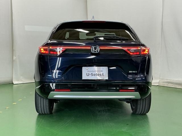 ヴェゼル ｅ：ＨＥＶＰＬａＹ　ナビ　Ｒカメラ　ブルートゥース　フルセグ　パノラミックルーフ　前後センサー　カーテンエアバック　イモビ　Ａライト　シ－トヒ－タ－　記録簿　衝突軽減装置　ＬＥＤヘッドランプ　キーレスエントリー　ＵＳＢ（9枚目）