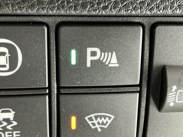 ヴェゼル ｅ：ＨＥＶＰＬａＹ　ナビ　Ｒカメラ　ブルートゥース　フルセグ　パノラミックルーフ　前後センサー　カーテンエアバック　イモビ　Ａライト　シ－トヒ－タ－　記録簿　衝突軽減装置　ＬＥＤヘッドランプ　キーレスエントリー　ＵＳＢ（22枚目）