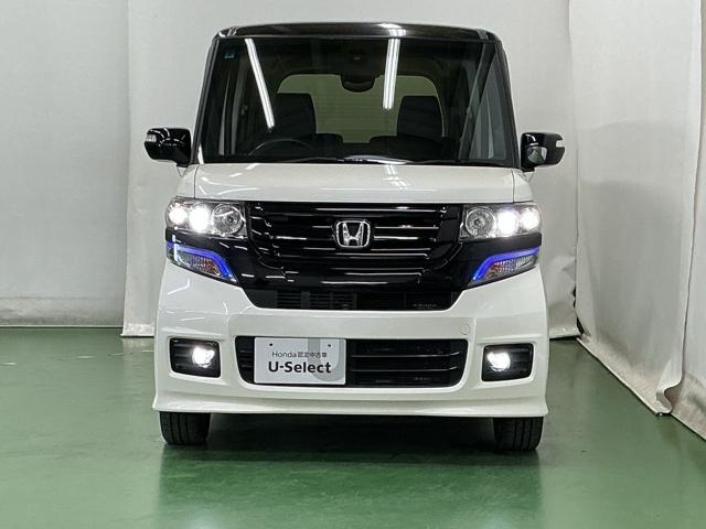 N-BOXカスタム 2トーンカラースタイルGターボSSパッケージ Rカメラ CD ETC ワンセグ シートヒーター オートクルーズコントロール ベンチシート 盗難防止装置 スマートキー アイドリングストップ サイドカーテンエアバック ターボ車 フルオートエアコン(6枚目)