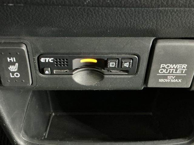 N-BOXカスタム 2トーンカラースタイルGターボSSパッケージ Rカメラ CD ETC ワンセグ シートヒーター オートクルーズコントロール ベンチシート 盗難防止装置 スマートキー アイドリングストップ サイドカーテンエアバック ターボ車 フルオートエアコン(14枚目)