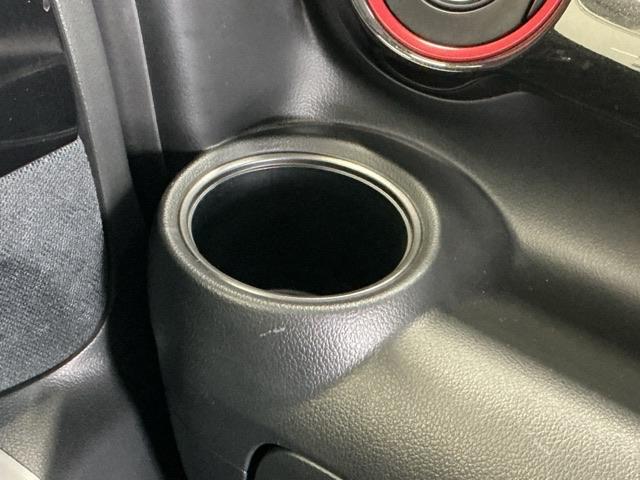 N-BOXカスタム 2トーンカラースタイルGターボSSパッケージ Rカメラ CD ETC ワンセグ シートヒーター オートクルーズコントロール ベンチシート 盗難防止装置 スマートキー アイドリングストップ サイドカーテンエアバック ターボ車 フルオートエアコン(46枚目)