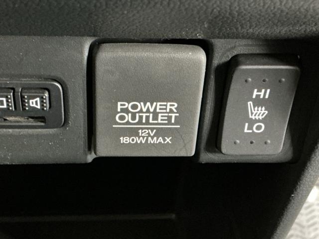 N-BOXカスタム 2トーンカラースタイルGターボSSパッケージ Rカメラ CD ETC ワンセグ シートヒーター オートクルーズコントロール ベンチシート 盗難防止装置 スマートキー アイドリングストップ サイドカーテンエアバック ターボ車 フルオートエアコン(48枚目)